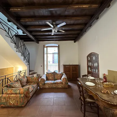 Semesterbostad Dimora Ester Al Borgo Antico *